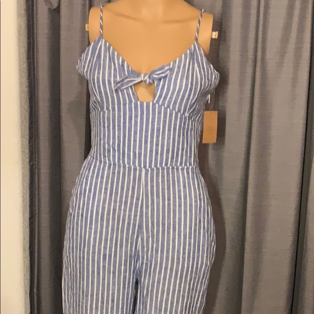 One piece tie front - Picture 2 of 8